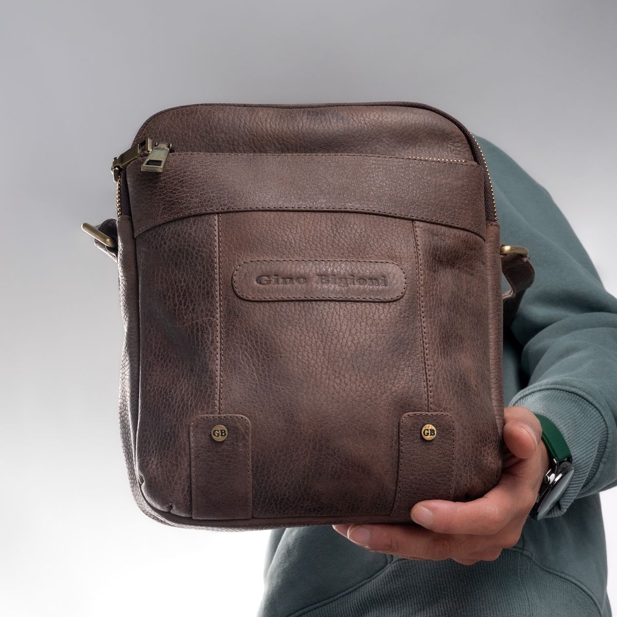 Classic Leather Messenger